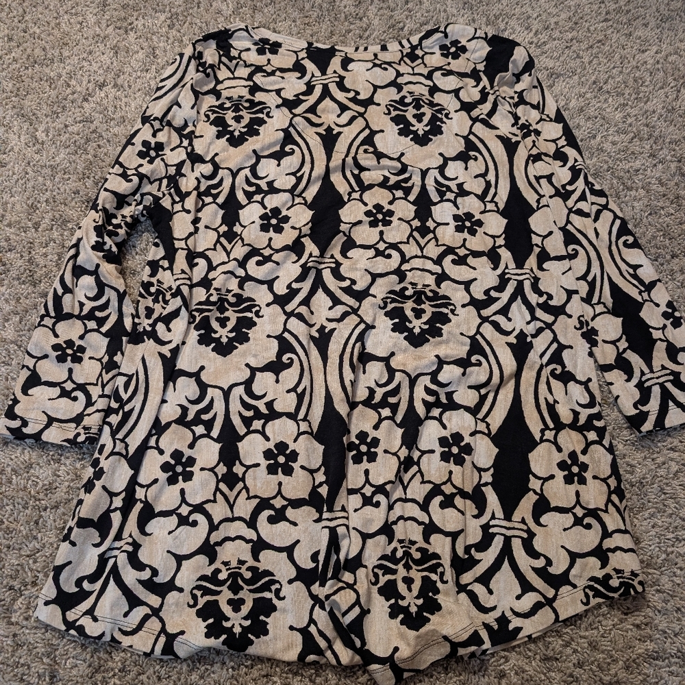 Women's Blouse - Picture 1 of 7
